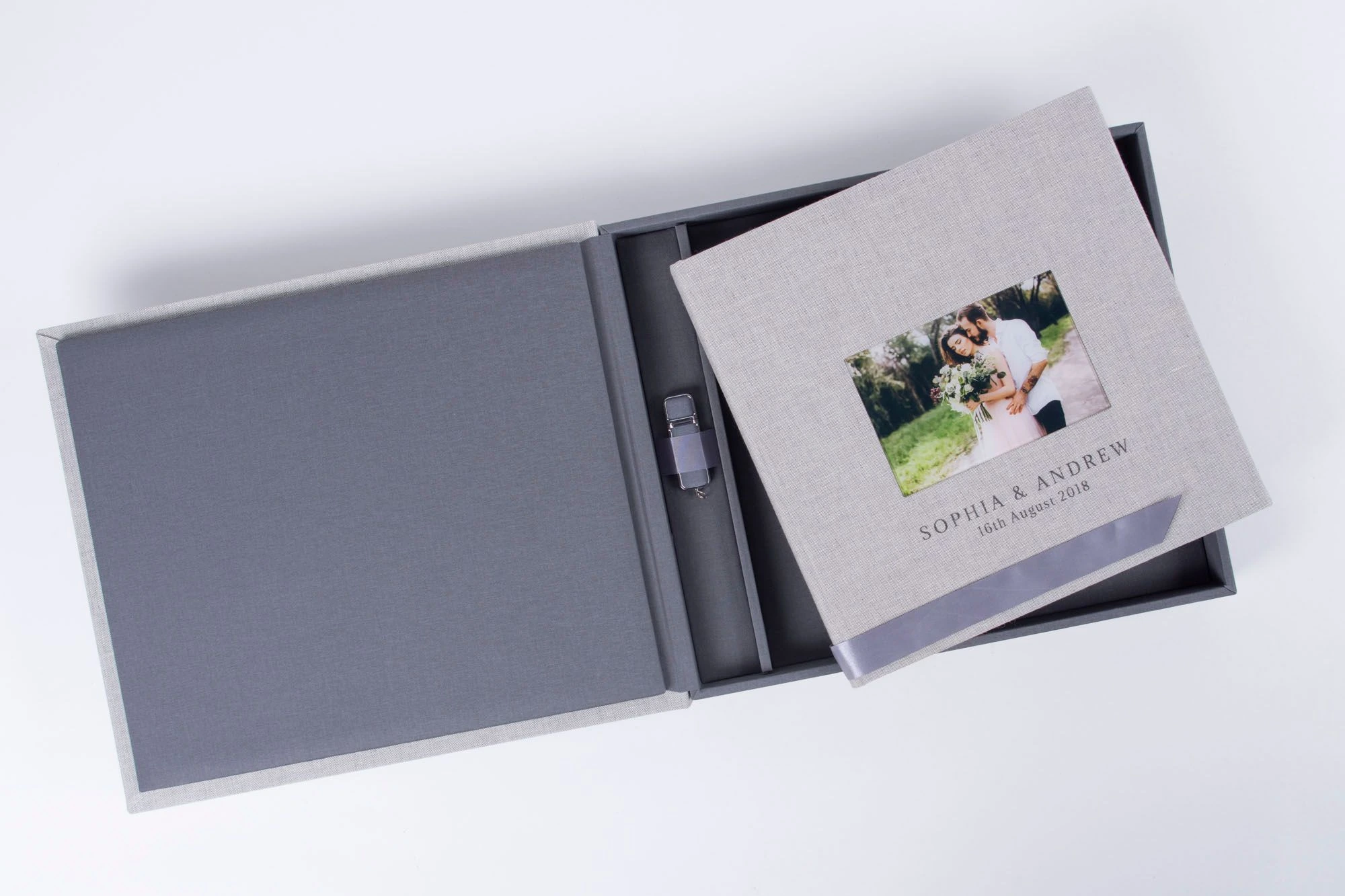 Hochzeitsalbum als Fotobuch mit passender USB-Box